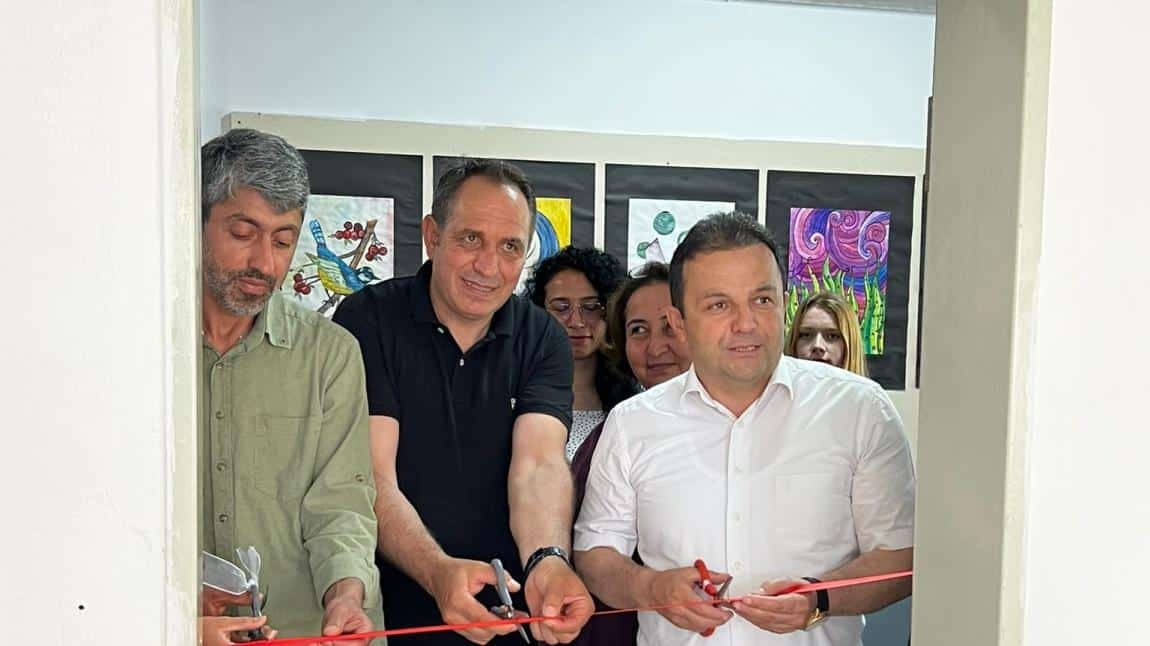 OKULUMUZDA ÖĞRETMEN ZEHRA TAŞ ADINA OKUL KÜTÜPHANESİ AÇILIŞI YAPILDI
